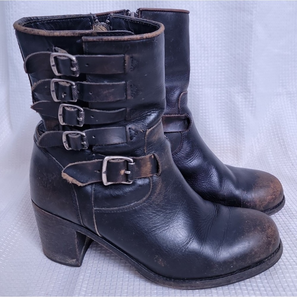 Frye Kelly Belted Short Black Leather Distressed Moto Boots Women's 8.5 - Picture 2 of 13